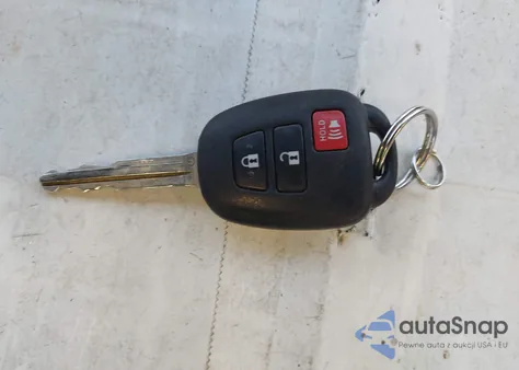 2014 Toyota Prius C Two из США, поврежденный, VIN JTDKDTB31E1077516